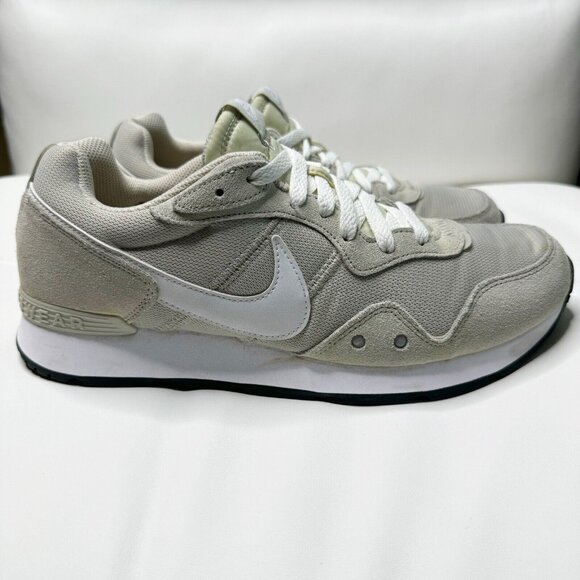 Nike Venture Runner Beige Sneakers Lace Low Top Trainer Shoes CK2948-002 Size 10 - Picture 3 of 16